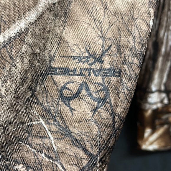 RealTree Long Sleeve Pocket T-Shirt - Picture 6 of 8